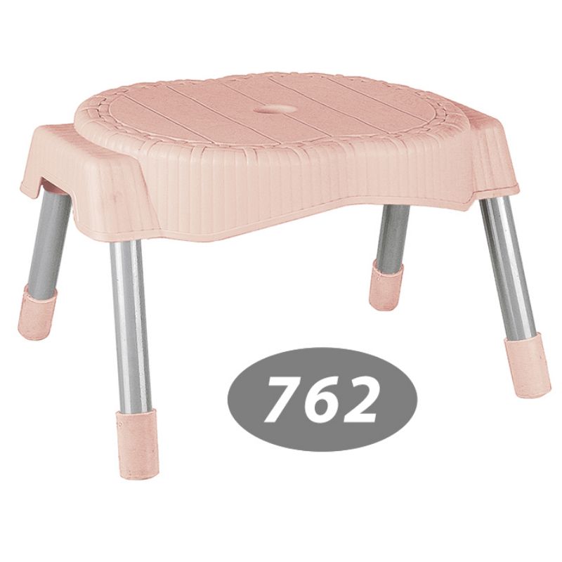 چهار پایه حصیربافت پایه فلزی کوتاه کد 762 — تصویر ۲