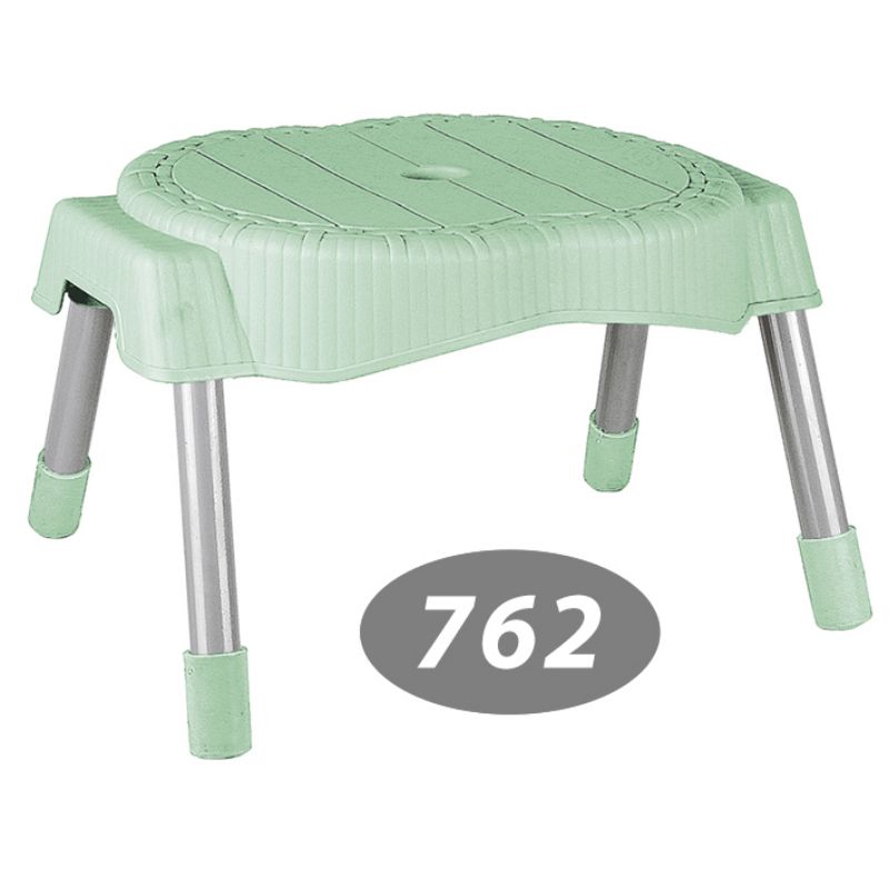 چهار پایه حصیربافت پایه فلزی کوتاه کد 762 — تصویر ۳