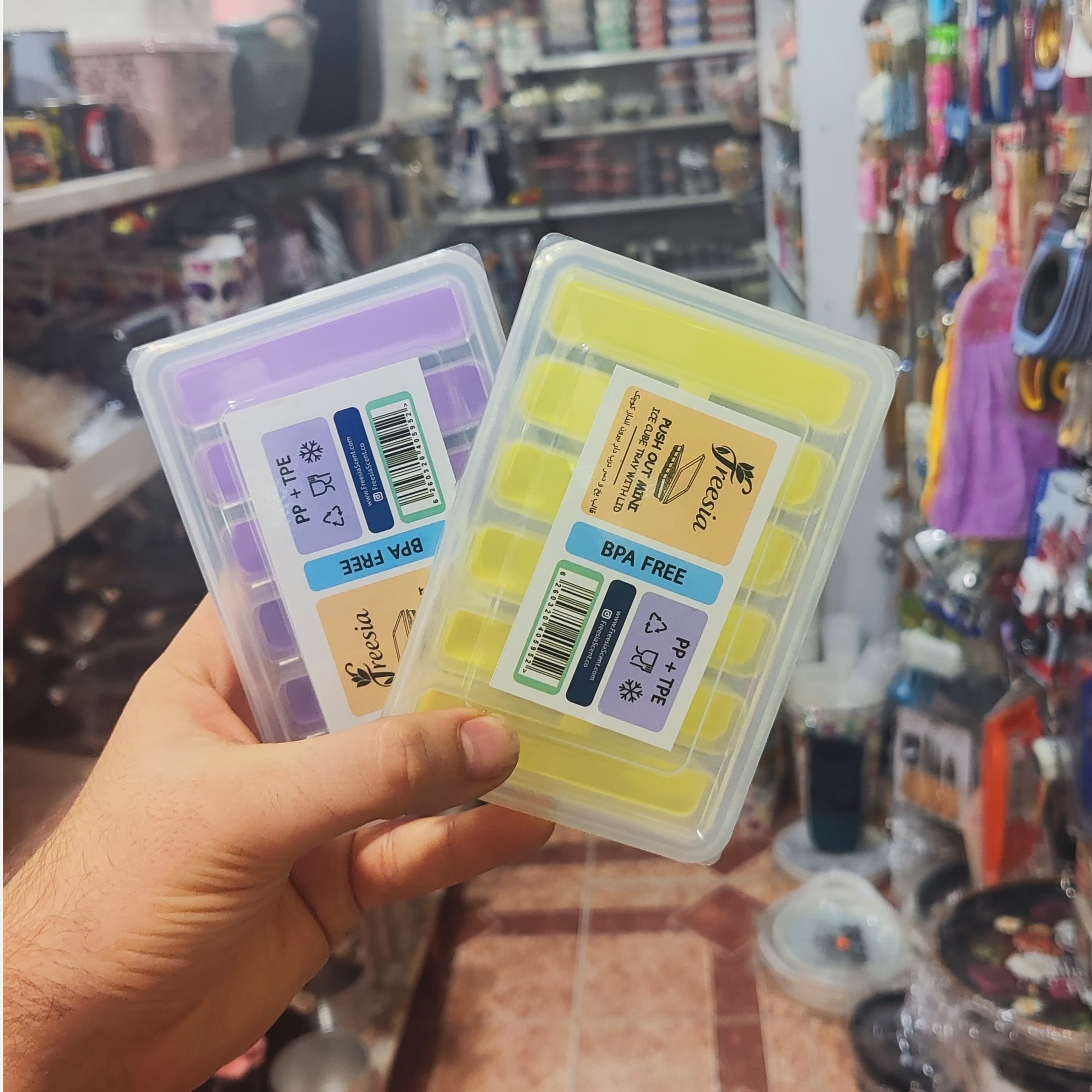 قالب یخ و دسر درب دار بیرون انداز کوچک — تصویر ۳